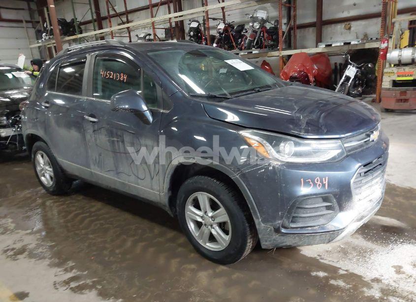 2018 Chevrolet Trax LT (VIN 3GNCJPSB5JL419832) main photo
