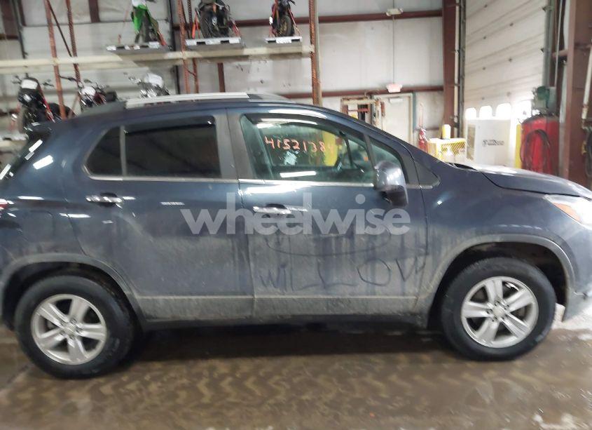 Photo 13 of 2018 Chevrolet Trax LT (VIN 3GNCJPSB5JL419832)