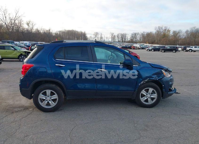 Photo 14 of 2019 Chevrolet Trax LT (VIN 3GNCJPSB5KL247500)
