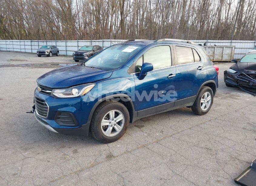 Photo 2 of 2019 Chevrolet Trax LT (VIN 3GNCJPSB5KL247500)