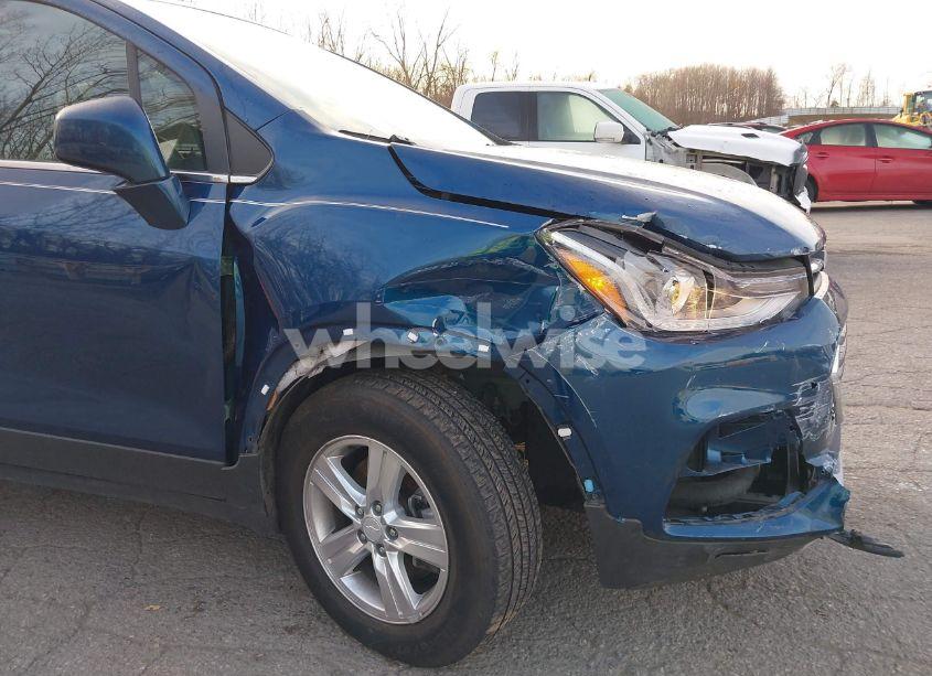 Photo 6 of 2019 Chevrolet Trax LT (VIN 3GNCJPSB5KL247500)