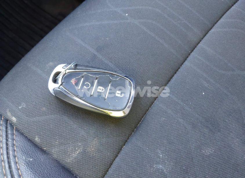 Photo 11 of 2019 Chevrolet Trax LT (VIN 3GNCJPSB5KL261817)