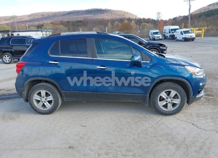 Photo 13 of 2019 Chevrolet Trax LT (VIN 3GNCJPSB5KL261817)