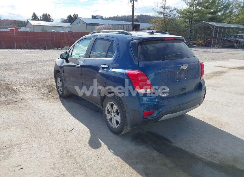 Photo 3 of 2019 Chevrolet Trax LT (VIN 3GNCJPSB5KL261817)