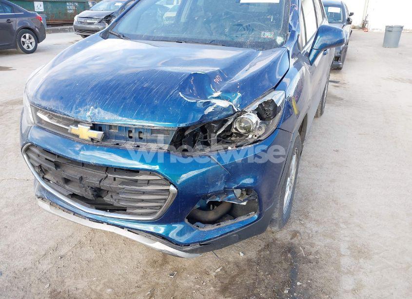 Photo 6 of 2019 Chevrolet Trax LT (VIN 3GNCJPSB5KL261817)