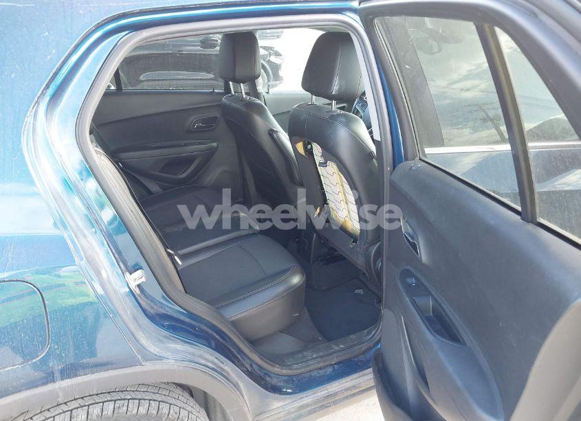 Photo 8 of 2019 Chevrolet Trax LT (VIN 3GNCJPSB5KL261817)