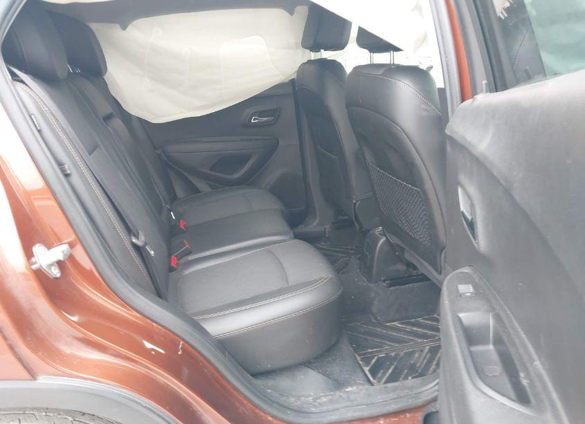 Photo 8 of 2019 Chevrolet Trax LT (VIN 3GNCJPSB5KL269478)