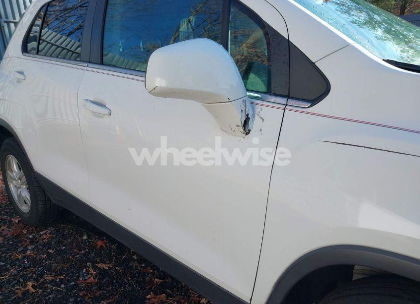 Photo 6 of 2016 Chevrolet Trax LT (VIN 3GNCJPSB6GL216599)