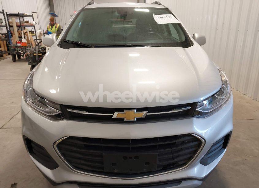 Photo 12 of 2018 Chevrolet Trax LT (VIN 3GNCJPSB6JL213502)