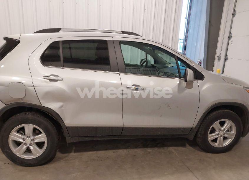 Photo 13 of 2018 Chevrolet Trax LT (VIN 3GNCJPSB6JL213502)