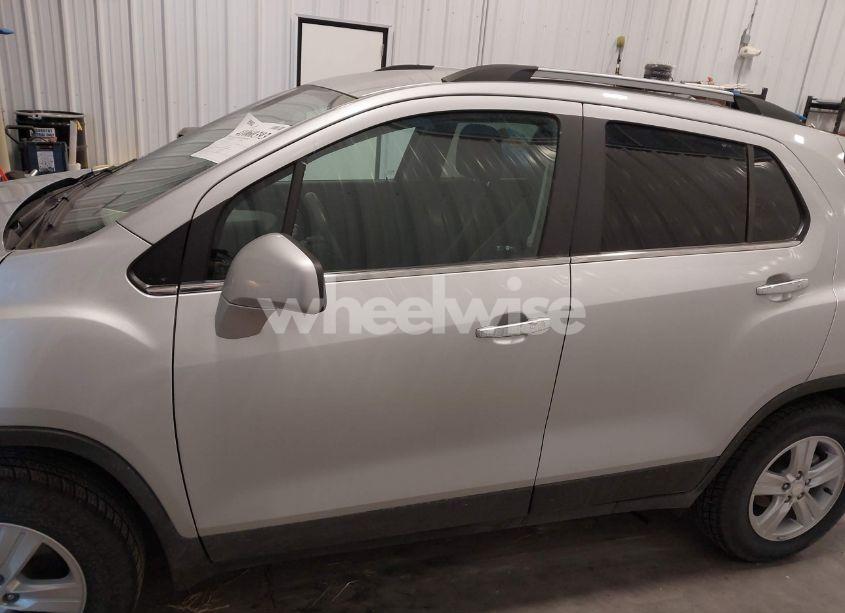Photo 14 of 2018 Chevrolet Trax LT (VIN 3GNCJPSB6JL213502)