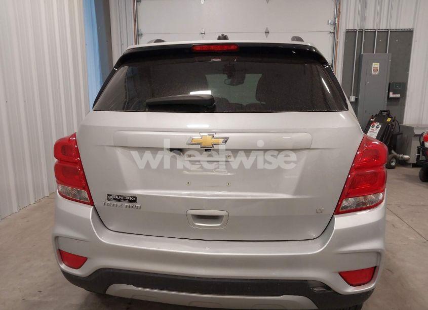 Photo 16 of 2018 Chevrolet Trax LT (VIN 3GNCJPSB6JL213502)