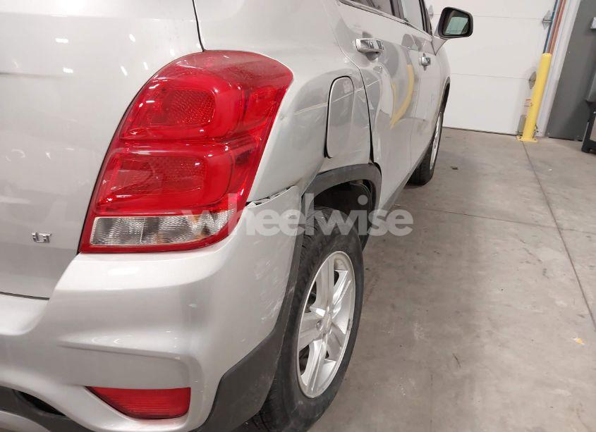 Photo 18 of 2018 Chevrolet Trax LT (VIN 3GNCJPSB6JL213502)