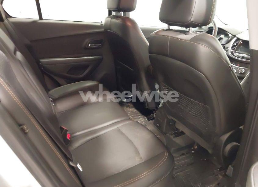 Photo 8 of 2018 Chevrolet Trax LT (VIN 3GNCJPSB6JL213502)