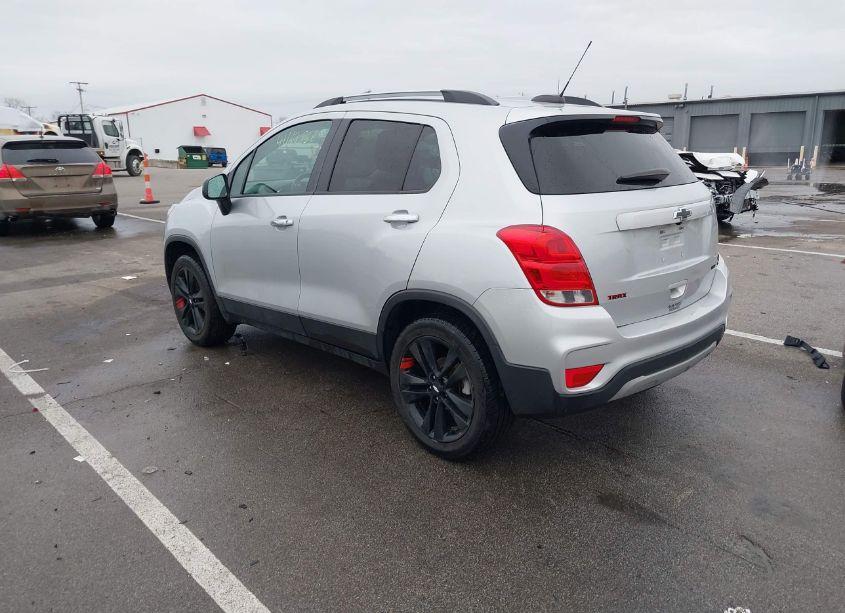 Photo 3 of 2019 Chevrolet Trax LT (VIN 3GNCJPSB6KL143596)