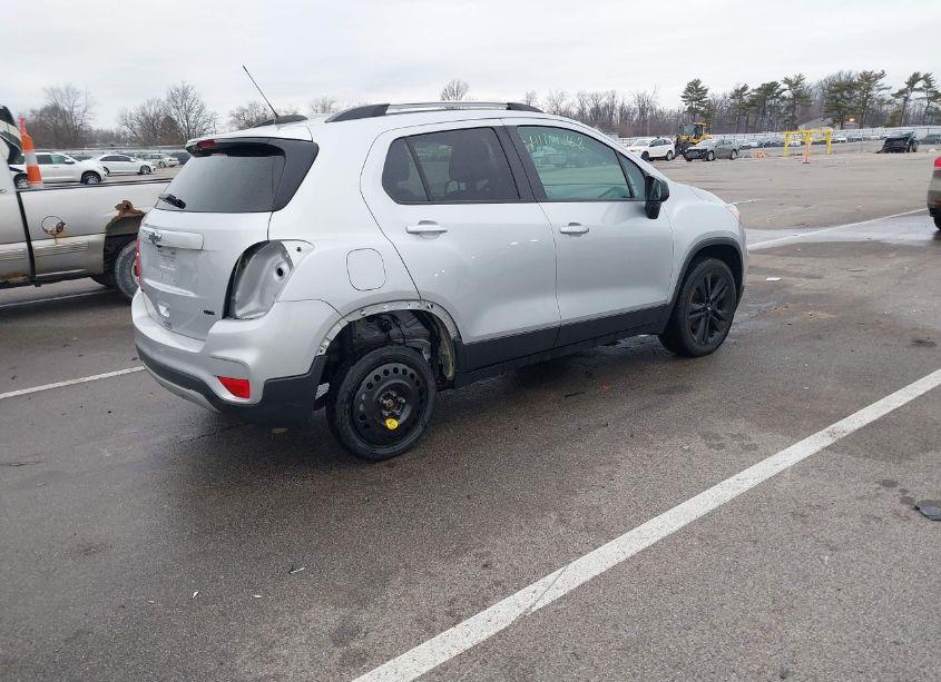 Photo 4 of 2019 Chevrolet Trax LT (VIN 3GNCJPSB6KL143596)