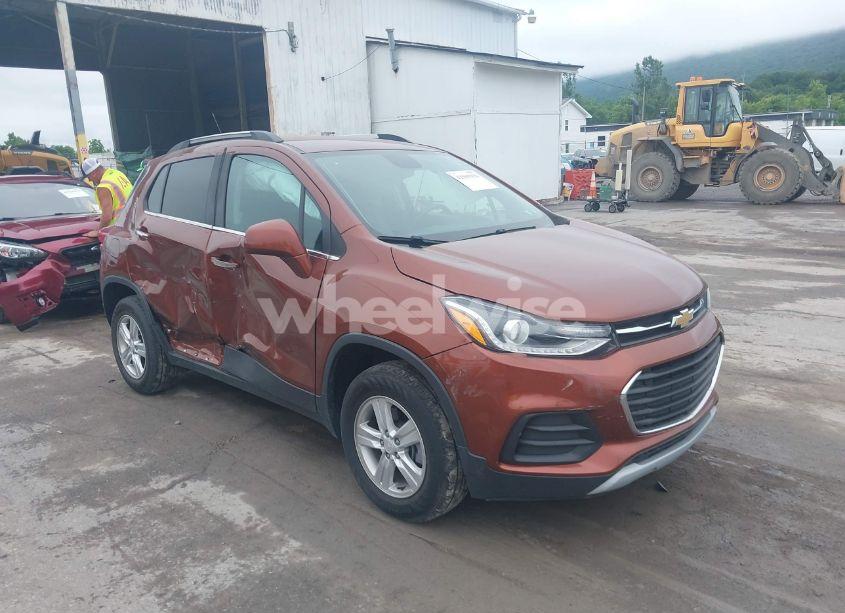 2019 Chevrolet Trax LT (VIN 3GNCJPSB6KL300401) main photo