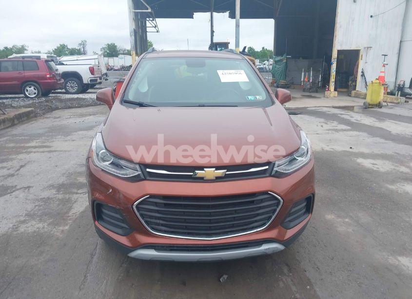 Photo 12 of 2019 Chevrolet Trax LT (VIN 3GNCJPSB6KL300401)