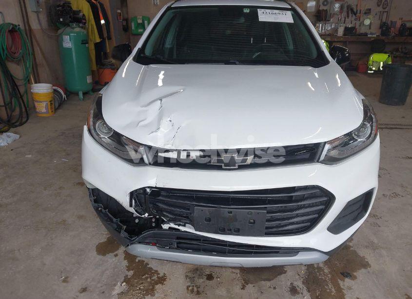 Photo 6 of 2020 Chevrolet Trax AWD LT (VIN 3GNCJPSB6LL221389)