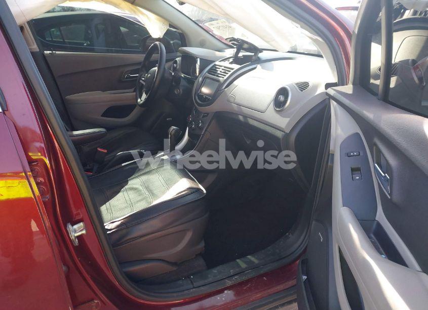 Photo 5 of 2016 Chevrolet Trax LT (VIN 3GNCJPSB7GL121551)