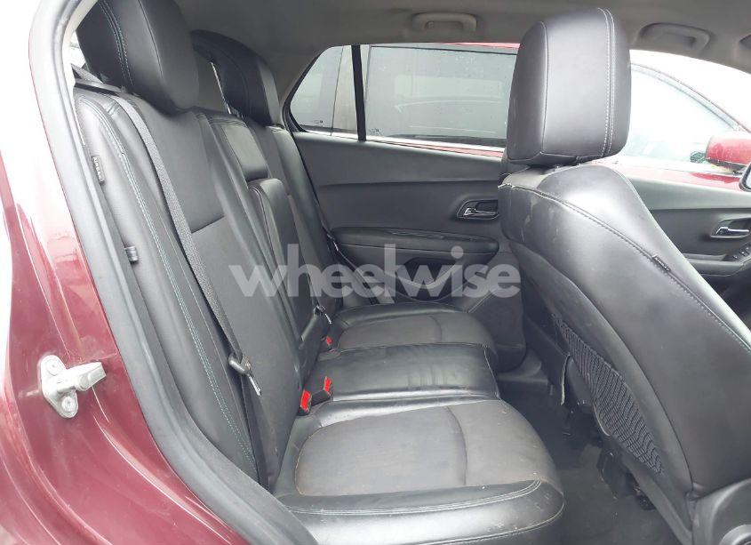 Photo 8 of 2016 Chevrolet Trax LT (VIN 3GNCJPSB7GL253838)