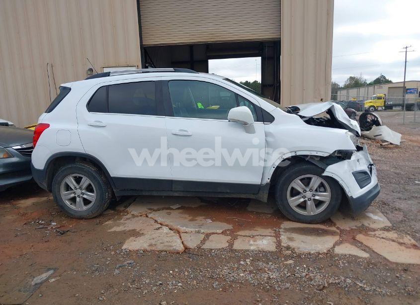 Photo 14 of 2016 Chevrolet Trax LT (VIN 3GNCJPSB7GL261471)