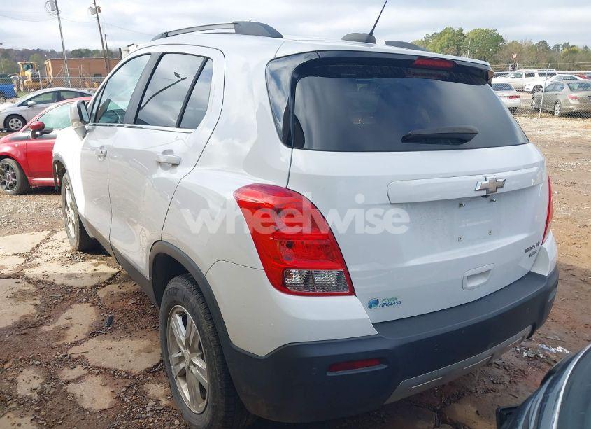 Photo 3 of 2016 Chevrolet Trax LT (VIN 3GNCJPSB7GL261471)