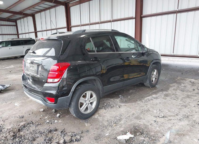 Photo 4 of 2017 Chevrolet Trax LT (VIN 3GNCJPSB7HL132566)