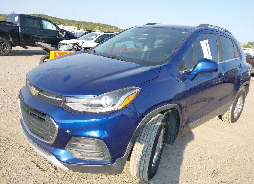 Photo 2 of 2017 Chevrolet Trax LT (VIN 3GNCJPSB7HL139856)