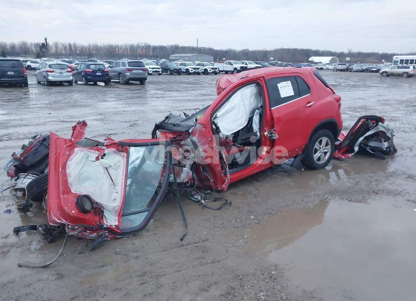 Photo 2 of 2017 Chevrolet Trax LT (VIN 3GNCJPSB7HL149920)