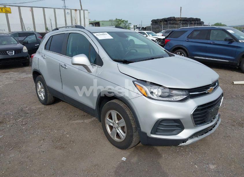 2018 Chevrolet Trax LT (VIN 3GNCJPSB7JL307744) main photo