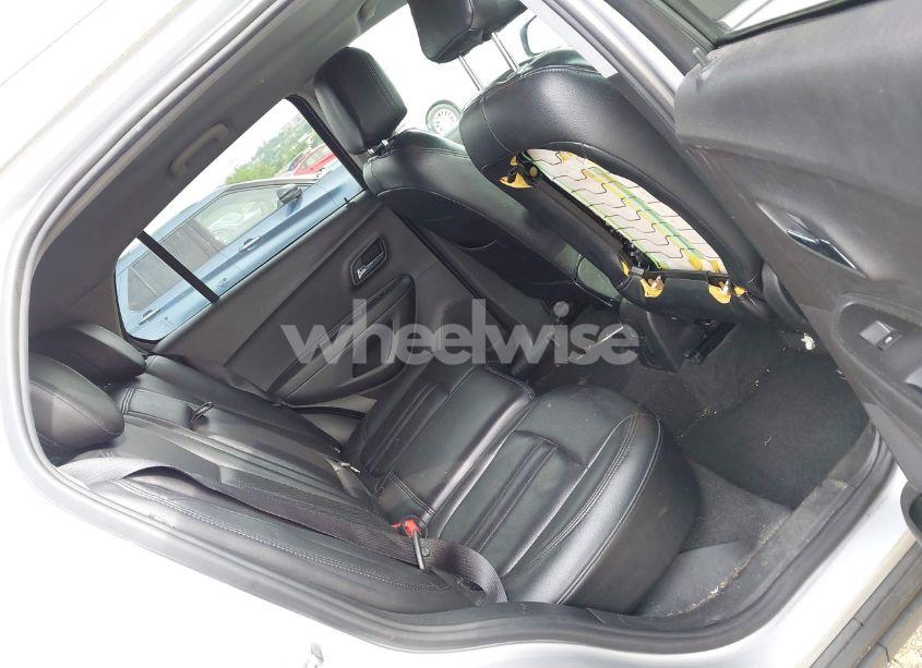 Photo 8 of 2018 Chevrolet Trax LT (VIN 3GNCJPSB7JL307744)