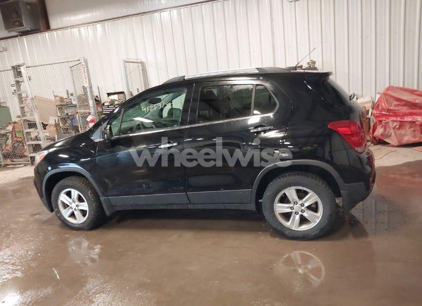 Photo 15 of 2018 Chevrolet Trax LT (VIN 3GNCJPSB7JL328805)