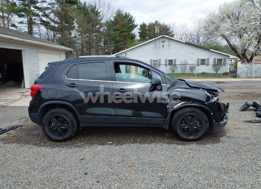 Photo 14 of 2018 Chevrolet Trax LT (VIN 3GNCJPSB7JL332871)