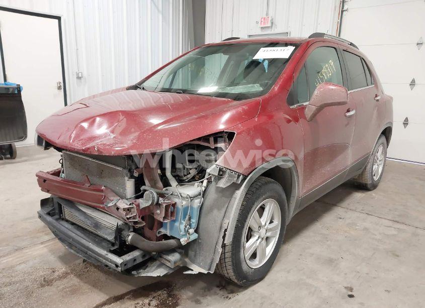 Photo 2 of 2019 Chevrolet Trax LT (VIN 3GNCJPSB7KL241665)