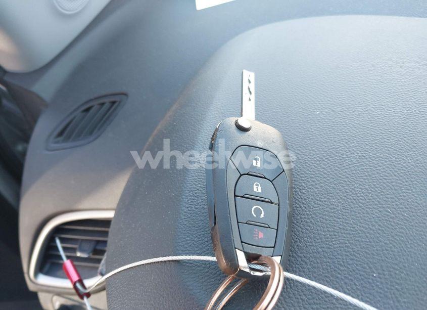 Photo 11 of 2019 Chevrolet Trax LT (VIN 3GNCJPSB7KL257526)