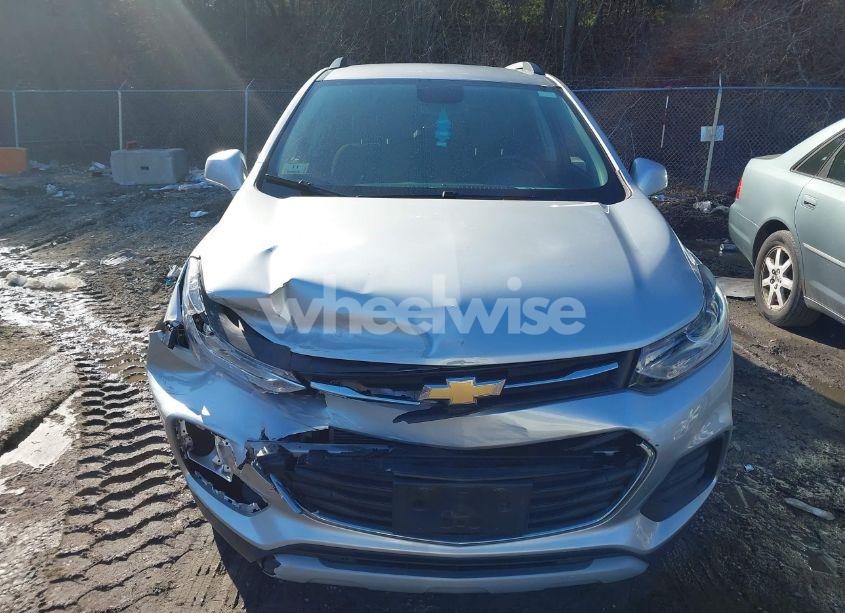 Photo 13 of 2019 Chevrolet Trax LT (VIN 3GNCJPSB7KL257526)