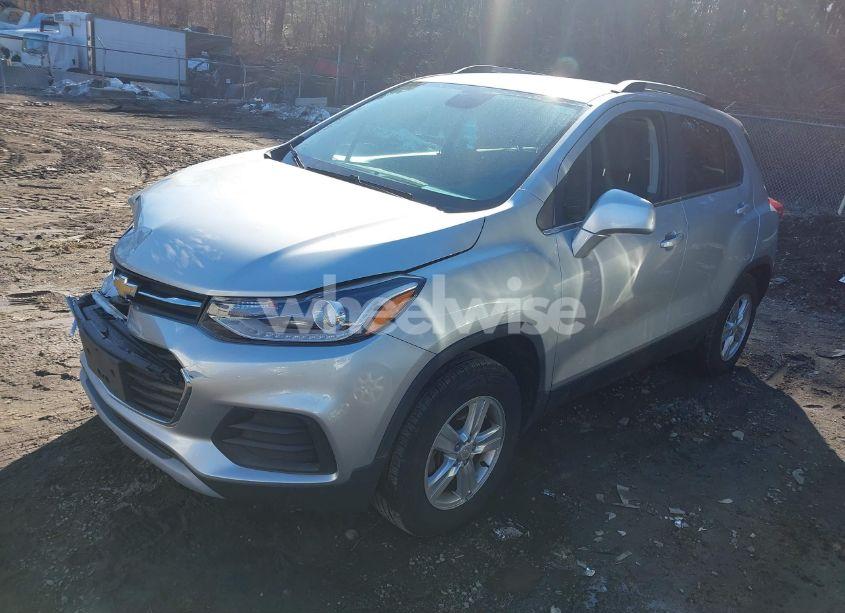 Photo 2 of 2019 Chevrolet Trax LT (VIN 3GNCJPSB7KL257526)