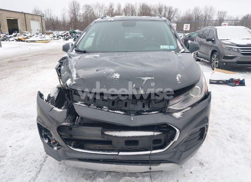 Photo 13 of 2019 Chevrolet Trax LT (VIN 3GNCJPSB7KL281227)