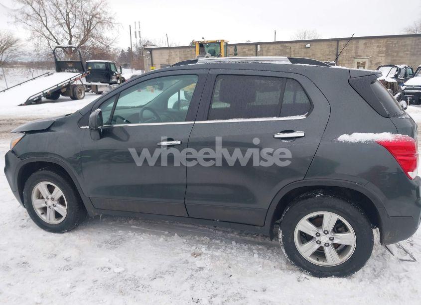 Photo 15 of 2019 Chevrolet Trax LT (VIN 3GNCJPSB7KL281227)