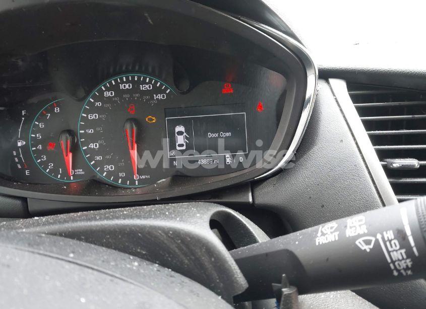 Photo 7 of 2019 Chevrolet Trax LT (VIN 3GNCJPSB7KL307521)