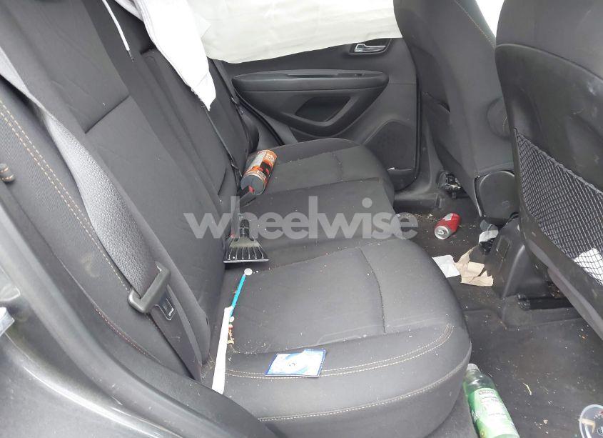 Photo 8 of 2019 Chevrolet Trax LT (VIN 3GNCJPSB7KL307521)