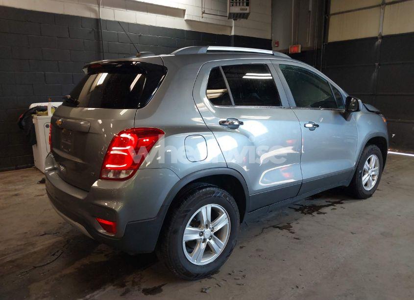 Photo 4 of 2020 Chevrolet Trax AWD LT (VIN 3GNCJPSB7LL189181)