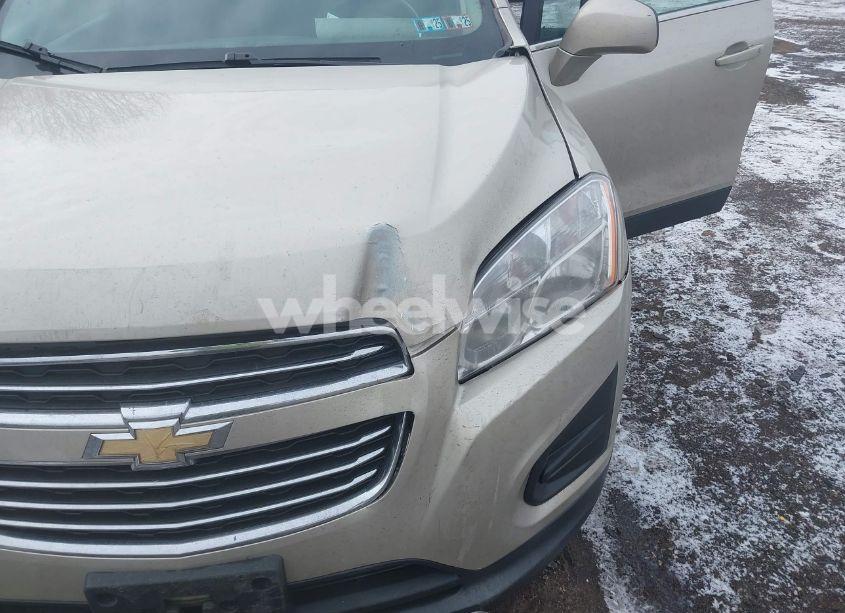 Photo 6 of 2016 Chevrolet Trax LT (VIN 3GNCJPSB8GL247871)