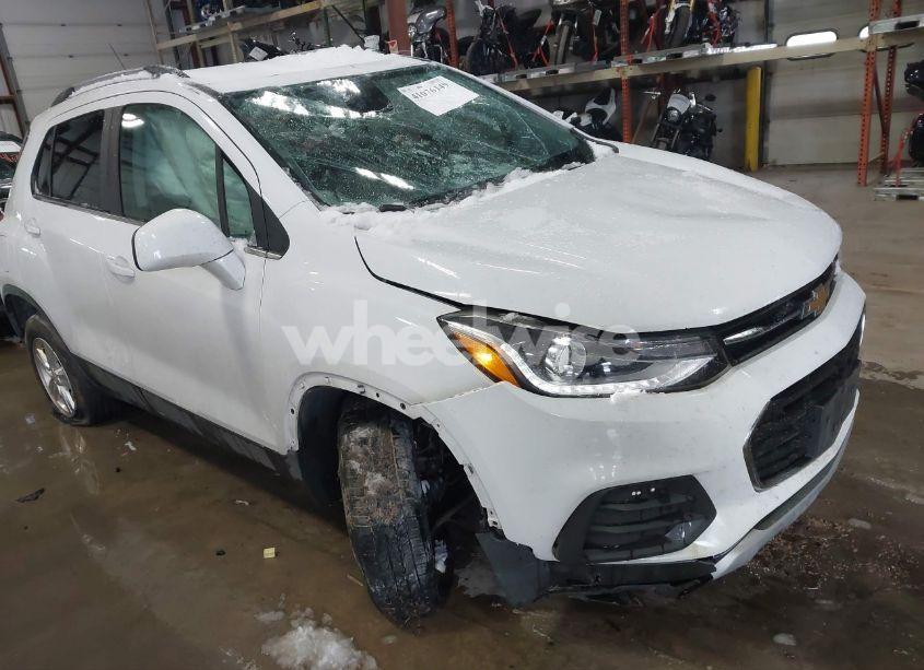 2017 Chevrolet Trax LT (VIN 3GNCJPSB8HL147643) main photo