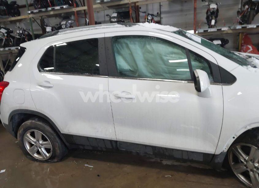 Photo 13 of 2017 Chevrolet Trax LT (VIN 3GNCJPSB8HL147643)