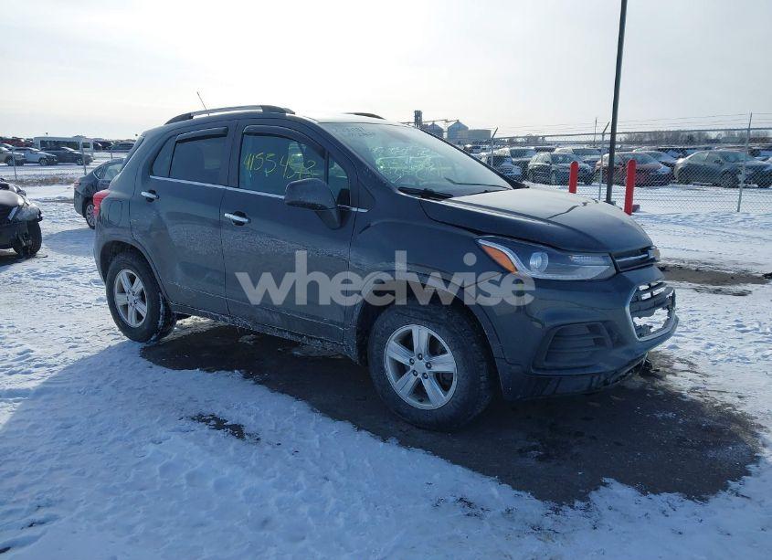 2017 Chevrolet Trax LT (VIN 3GNCJPSB8HL274179) main photo