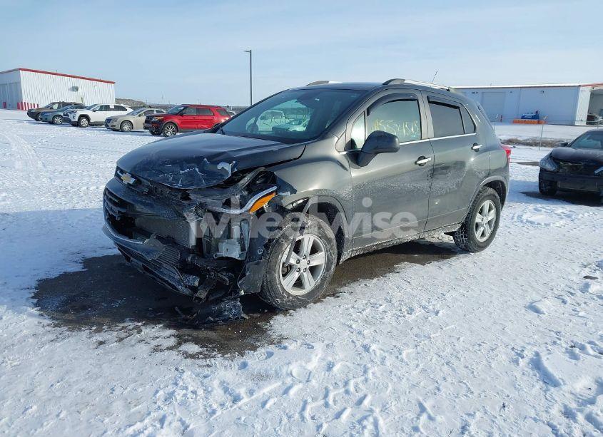 Photo 2 of 2017 Chevrolet Trax LT (VIN 3GNCJPSB8HL274179)