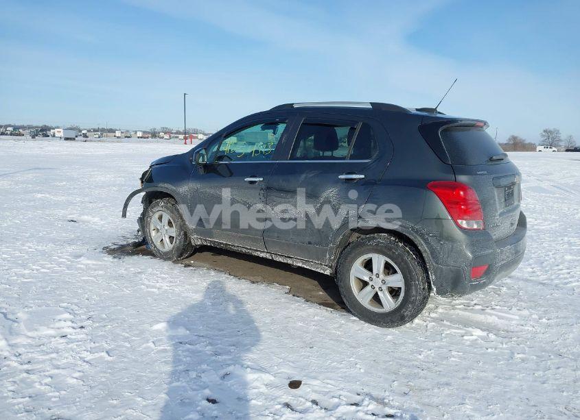 Photo 3 of 2017 Chevrolet Trax LT (VIN 3GNCJPSB8HL274179)