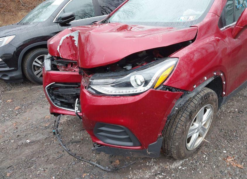 Photo 6 of 2019 Chevrolet Trax LT (VIN 3GNCJPSB8KL198549)